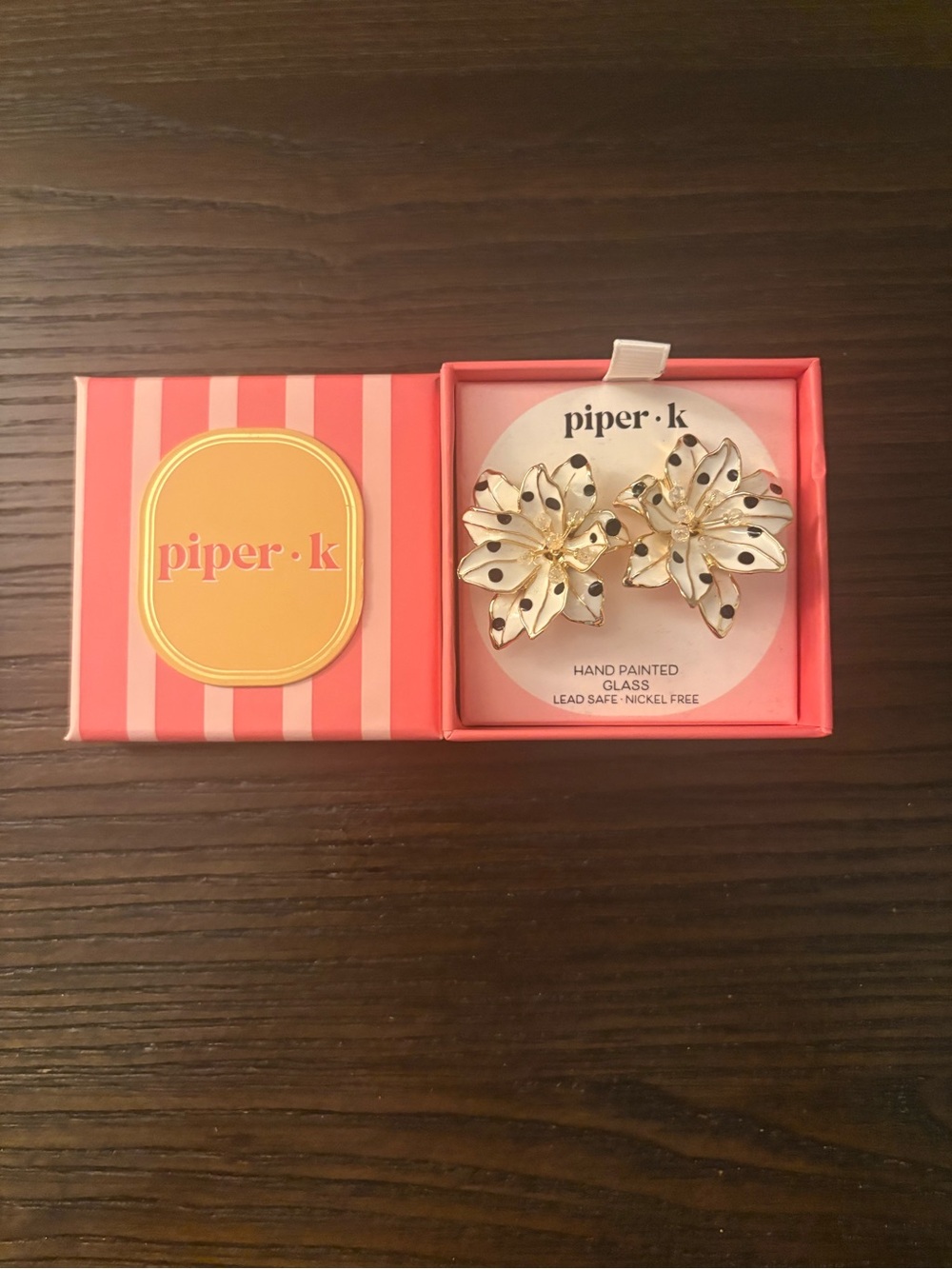 NEW Piper K white flower earrings